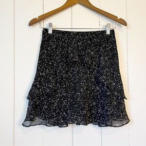 Honey Punch Black and White Speckled Patterned Mini Skirt. Size Small.